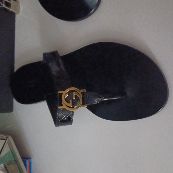 Authentic gucci sandels - Picture 5 of 8
